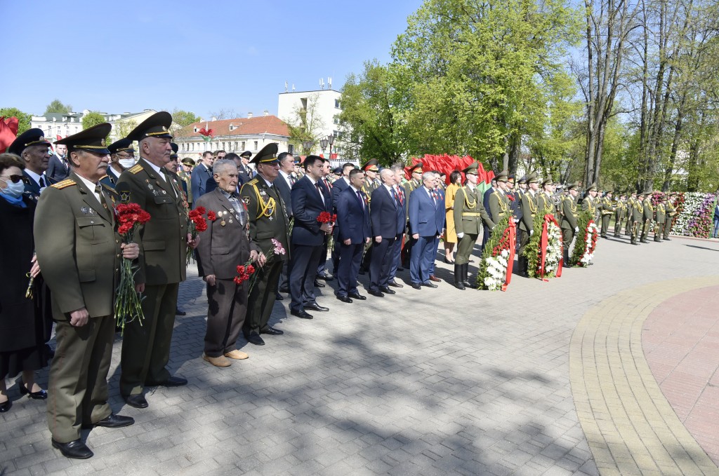 _DSC1057_cr.jpg