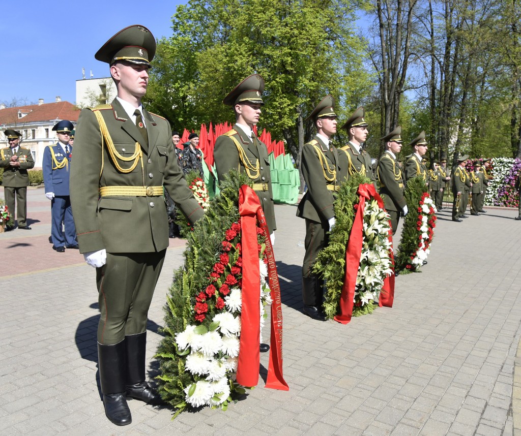 _DSC1035_cr.jpg